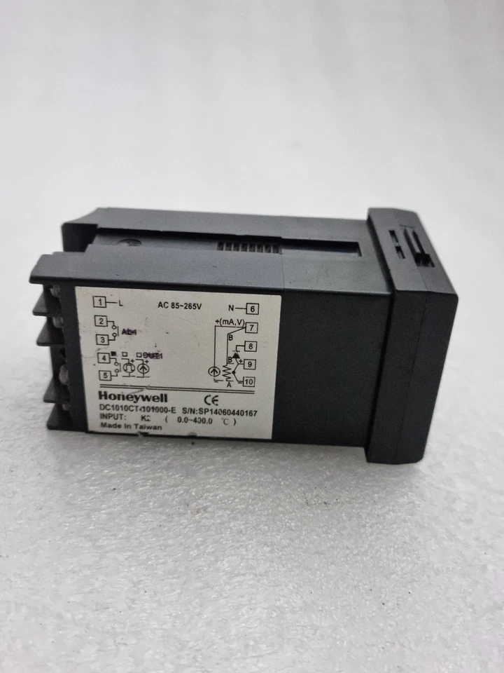 Honeywell DC1010 Temperature Controller DC1010CT-101000-E Ac 85~265V (Used)